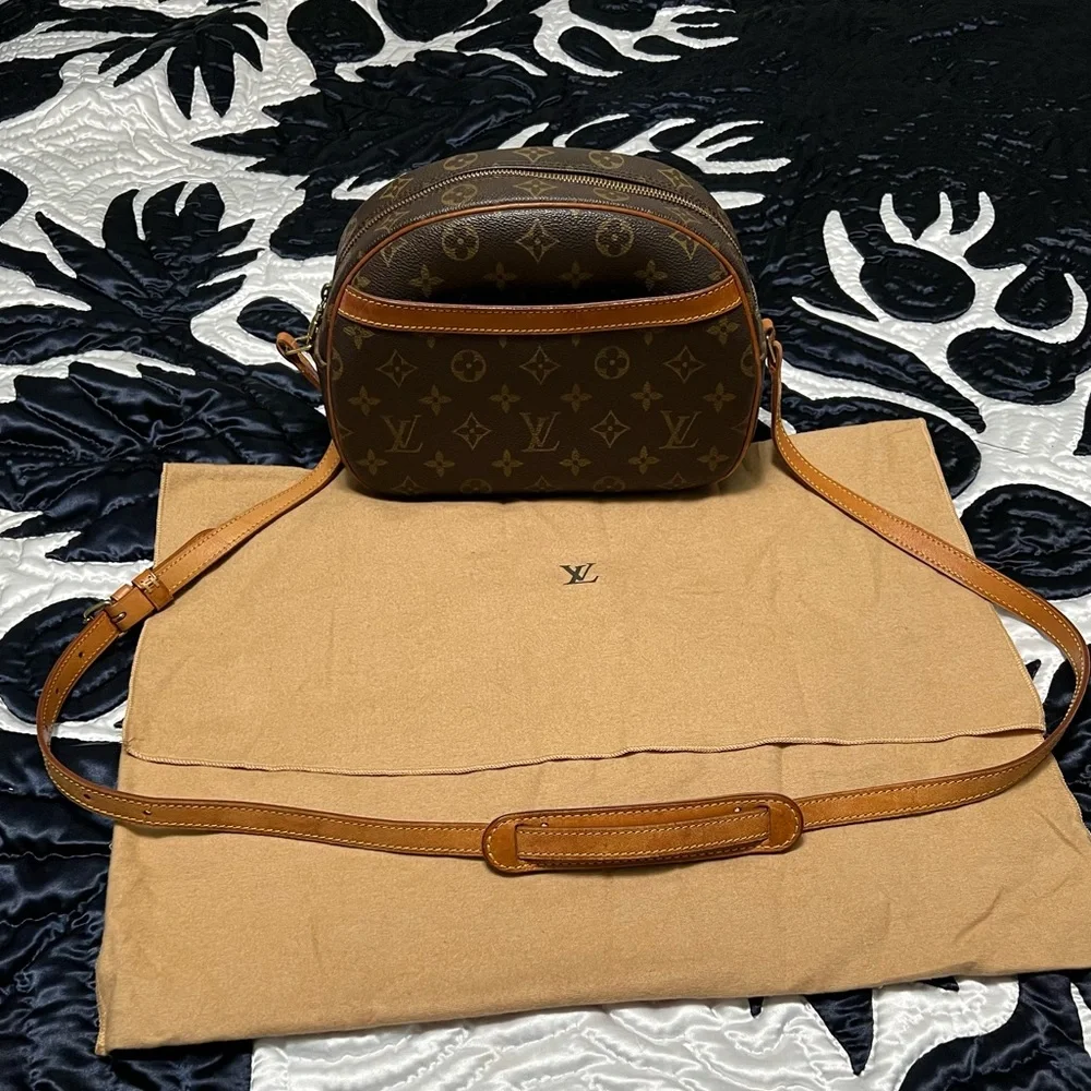 Louis Vuitton Blois Vintage Crossbody bag